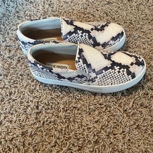 steve madden slip ons